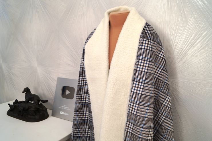 Ткань в клетку с искусственным мехом на изнанке