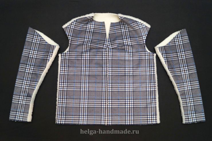 Втачивае рукава в пройму