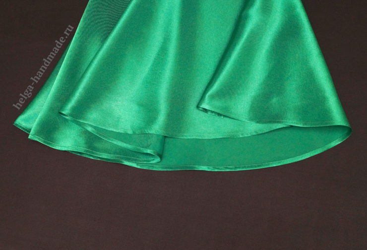 Новогодний костюм Ёлочки: платье с оборками и накидка своими руками