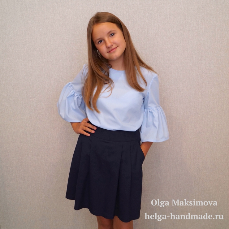 Школьная блузка с рукавами с оборкой нежно-голубого цвета
