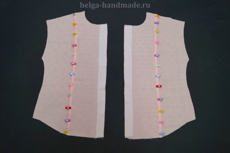 Стачиваем детали переда