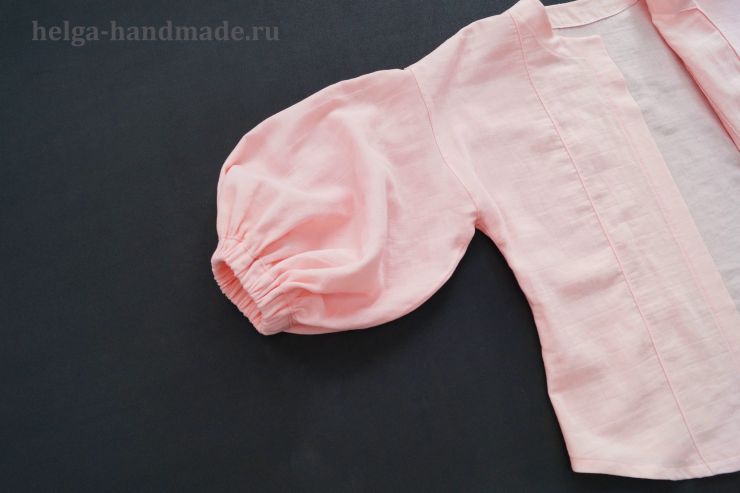 Вставляем резинку в манжету рукава